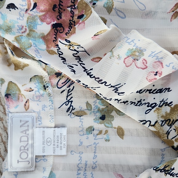 Soft And Flowy Short Sleeve Top, Small - Picture 2 of 6